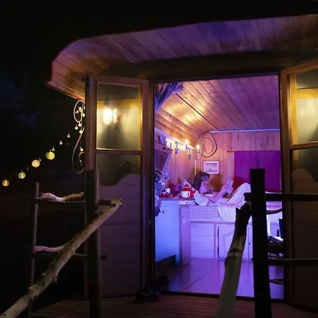 Authentique Roulotte En Camargue Luxury tent *