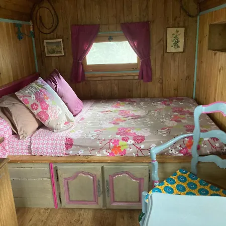 Authentique Roulotte En Camargue Luxury tent Arles